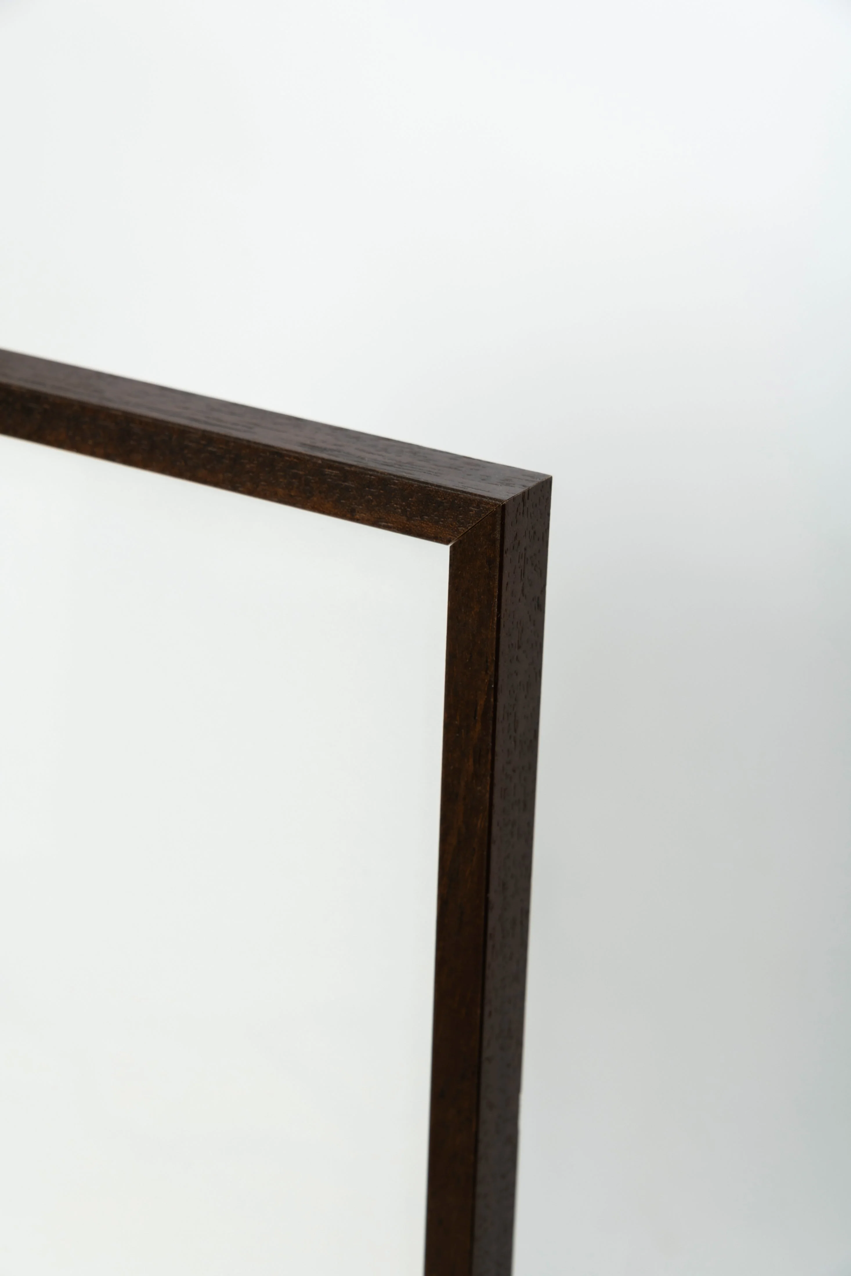FRAME IN OAK | WALNUT